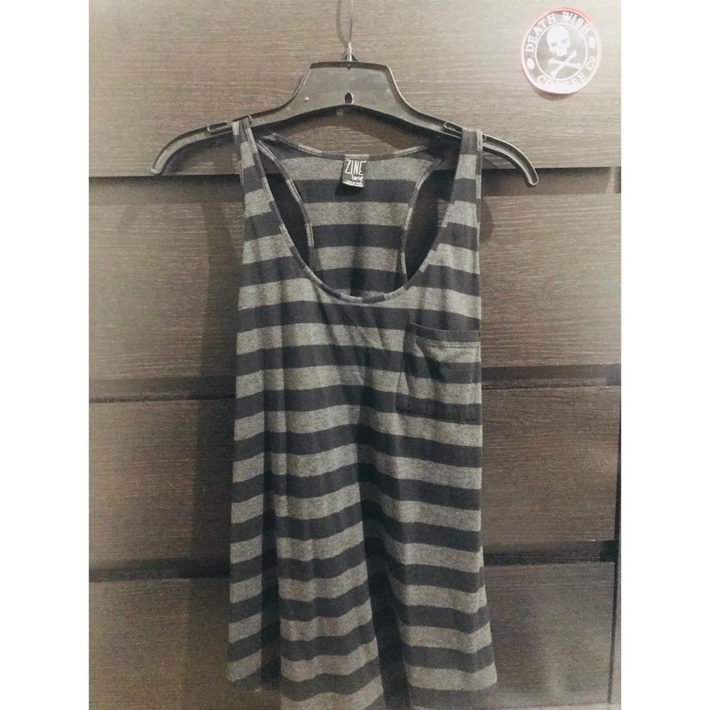 Zumiez tank top